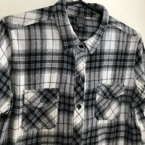 FLANNEL PLAID BUTTON UP SHIRT